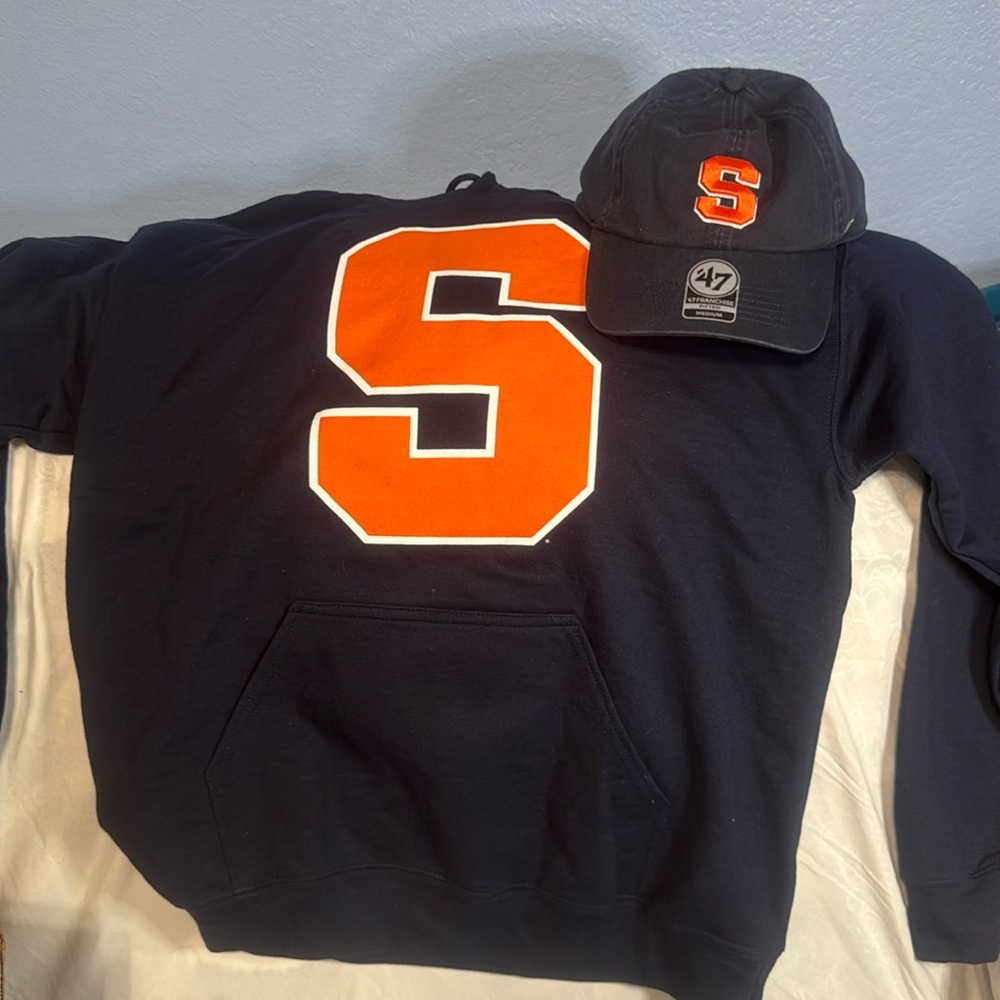New NCAA Syracuse University Orangemen Hoodie and Matching Hat Men’s M